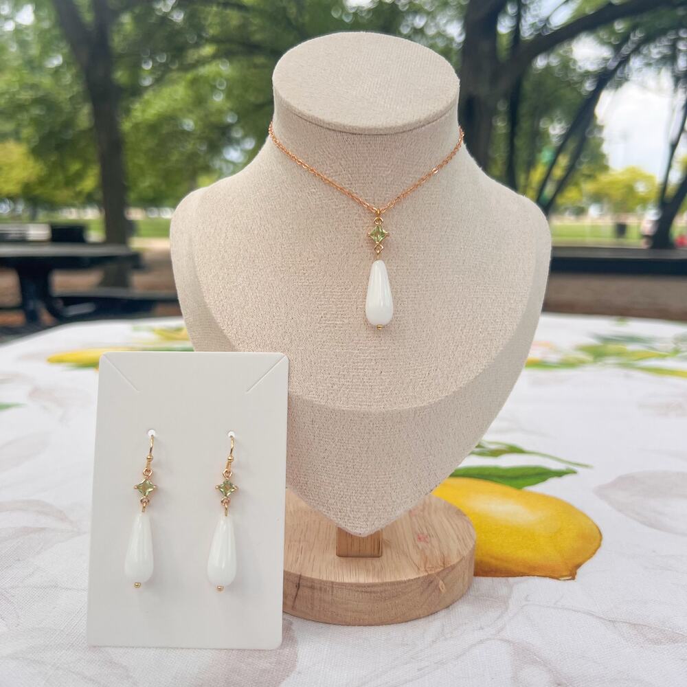 Creamy Jade Peridot Light Mint Green Czech Glass Casual Romantic Jewelry Set